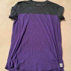 American Eagle short sleeved shirt